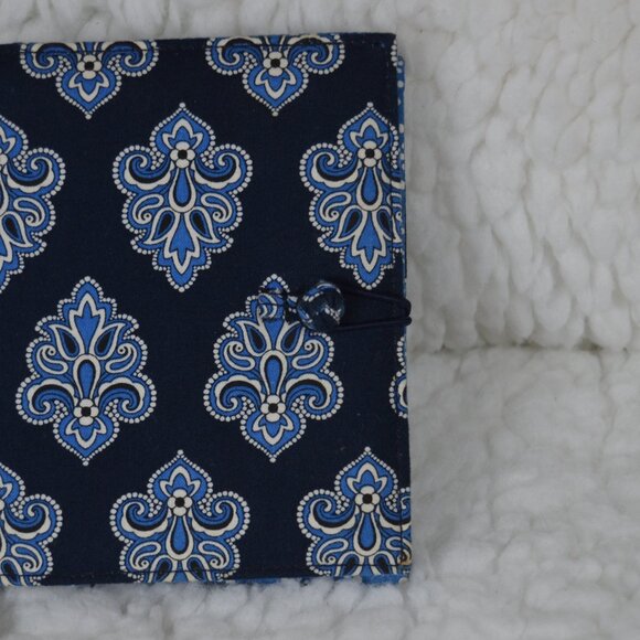 Vera Bradley blue purse sized notebook with pen - Picture 2 of 11